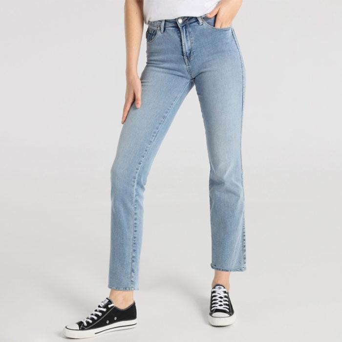jeans-lois-basico-en-pierna-recta-y-tiro-alto