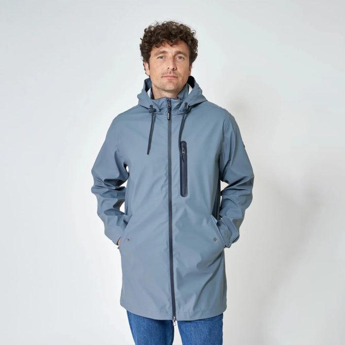 parka-con-costuras-y-cremallera-termoselladas-y-capucha